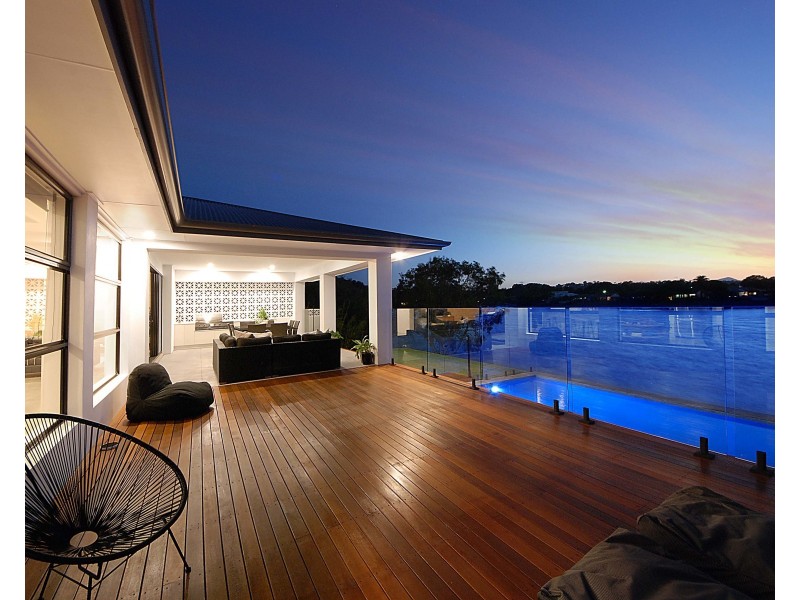 76 Burleigh Street, Burleigh Waters QLD 4220