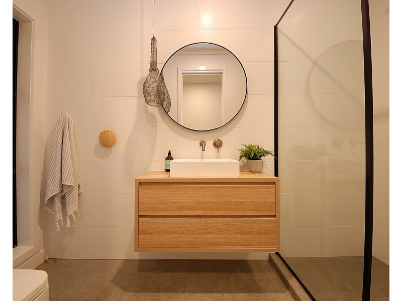 76 Burleigh Street, Burleigh Waters QLD 4220