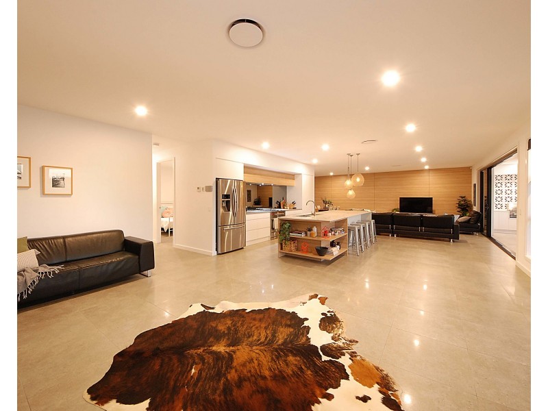 76 Burleigh Street, Burleigh Waters QLD 4220