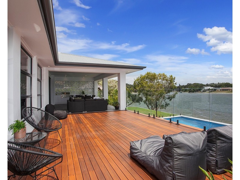 76 Burleigh Street, Burleigh Waters QLD 4220