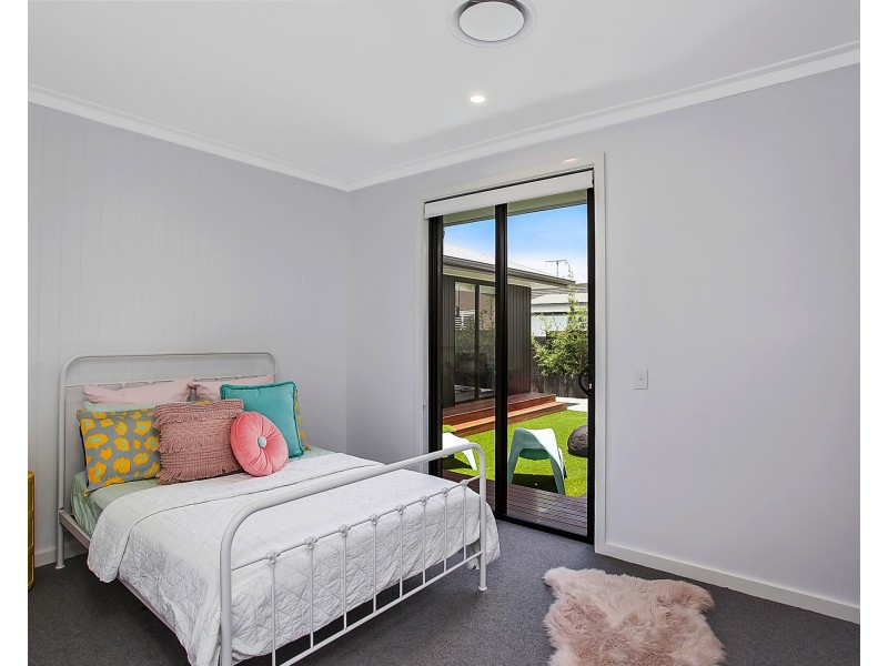 76 Burleigh Street, Burleigh Waters QLD 4220