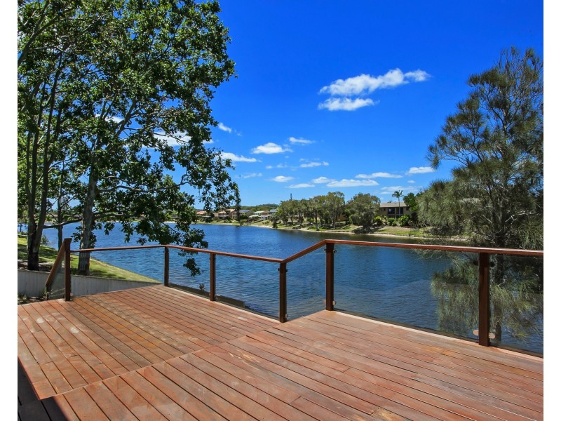 52 Honeyeater Dr, Burleigh Waters QLD 4220
