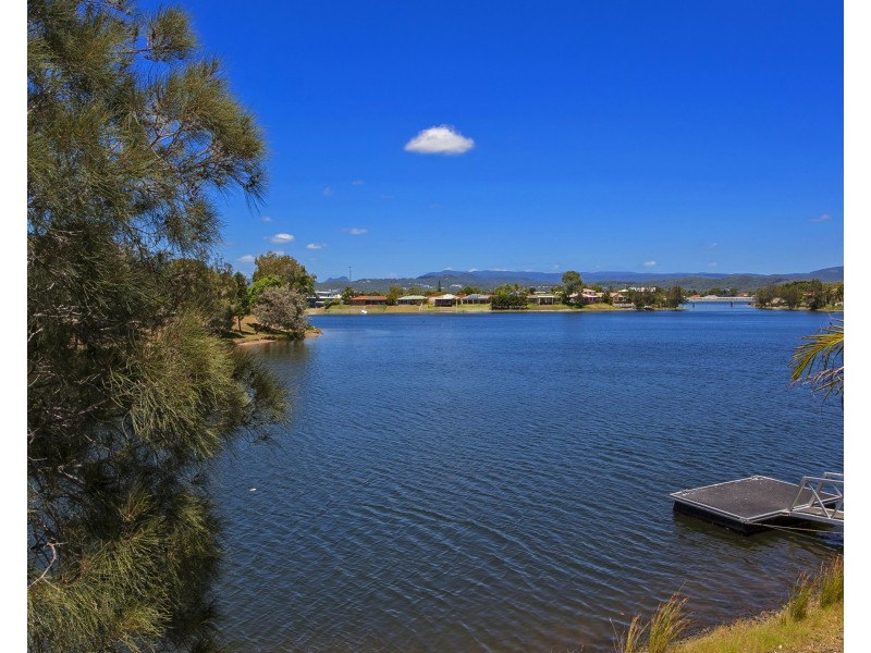 52 Honeyeater Dr, Burleigh Waters QLD 4220