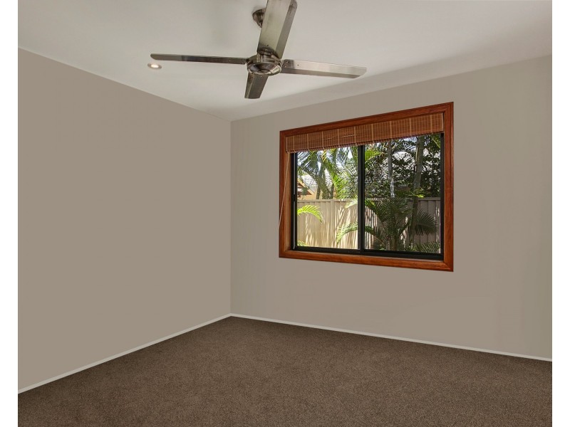 52 Honeyeater Dr, Burleigh Waters QLD 4220