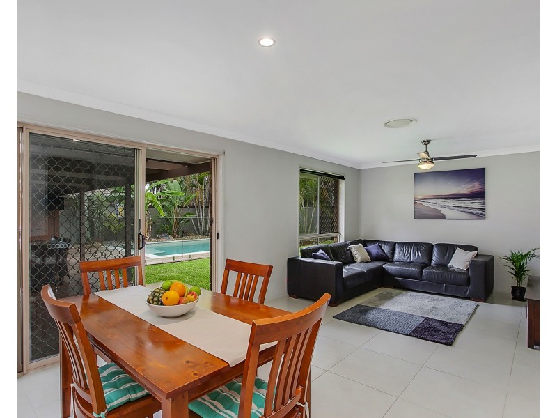9 Thornleigh Crescent, Varsity Lakes QLD 4227