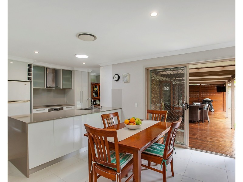 9 Thornleigh Crescent, Varsity Lakes QLD 4227