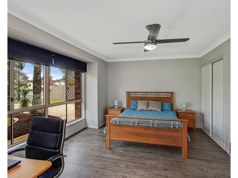 9 Thornleigh Crescent, Varsity Lakes QLD 4227