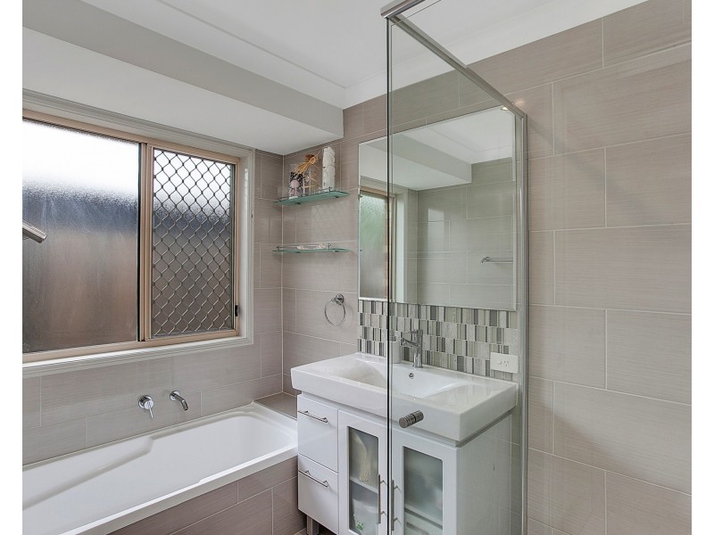 9 Thornleigh Crescent, Varsity Lakes QLD 4227