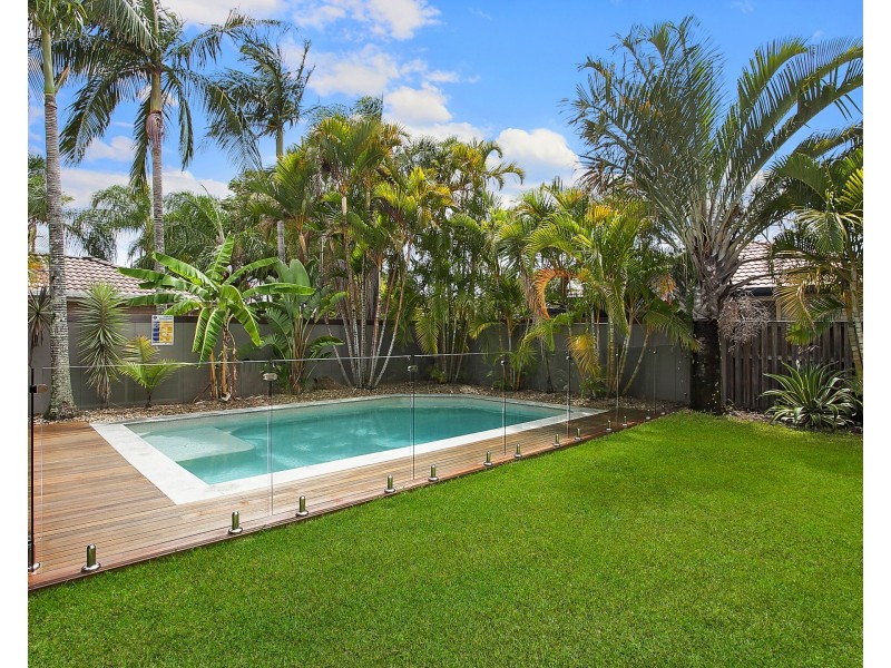9 Thornleigh Crescent, Varsity Lakes QLD 4227