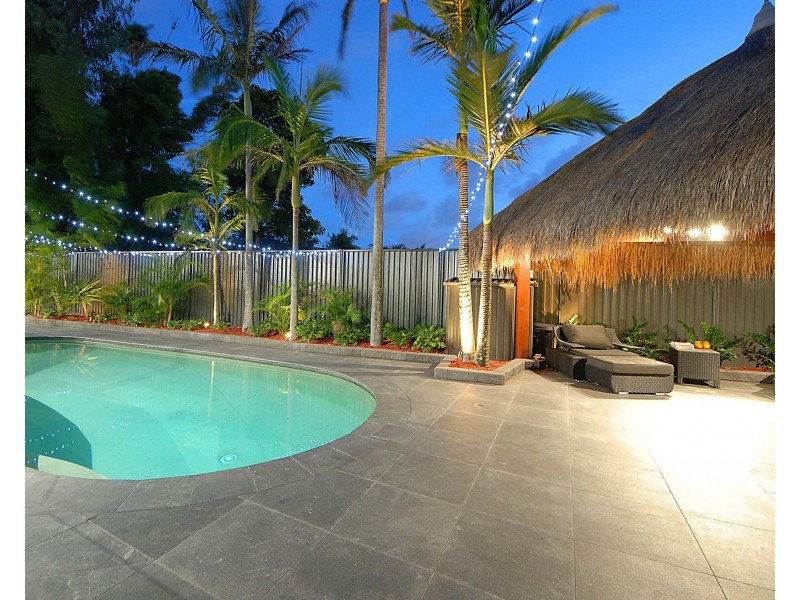 6 Seahawk Cres, Burleigh Waters QLD 4220