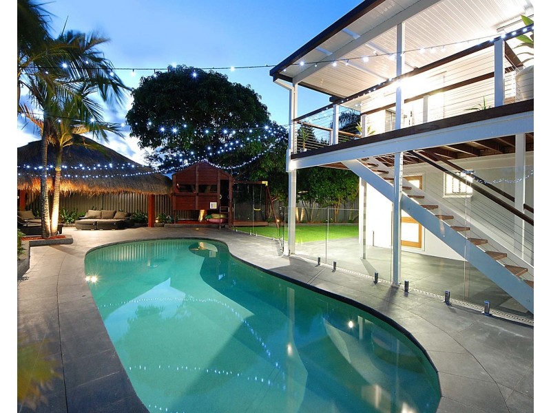 6 Seahawk Cres, Burleigh Waters QLD 4220