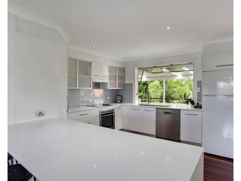 6 Seahawk Cres, Burleigh Waters QLD 4220