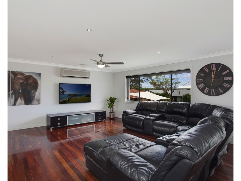 6 Seahawk Cres, Burleigh Waters QLD 4220