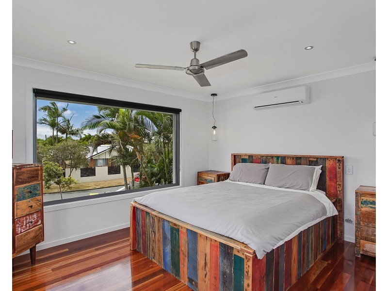 6 Seahawk Cres, Burleigh Waters QLD 4220