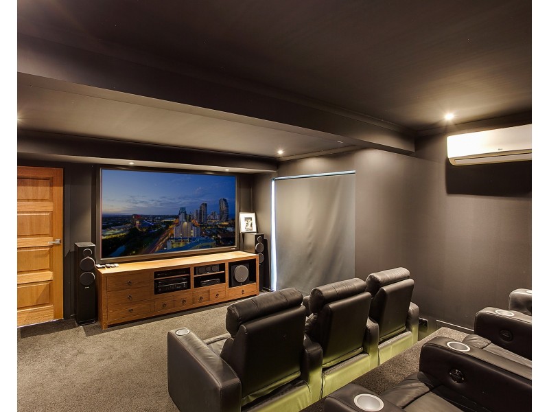 6 Seahawk Cres, Burleigh Waters QLD 4220