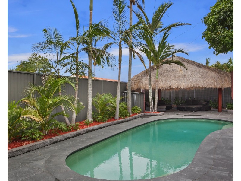 6 Seahawk Cres, Burleigh Waters QLD 4220