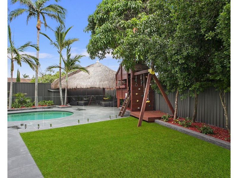 6 Seahawk Cres, Burleigh Waters QLD 4220