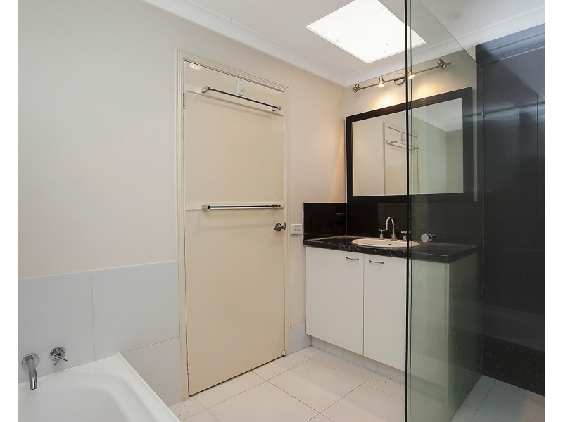 2/160 Bardon Avenue, Miami QLD 4220