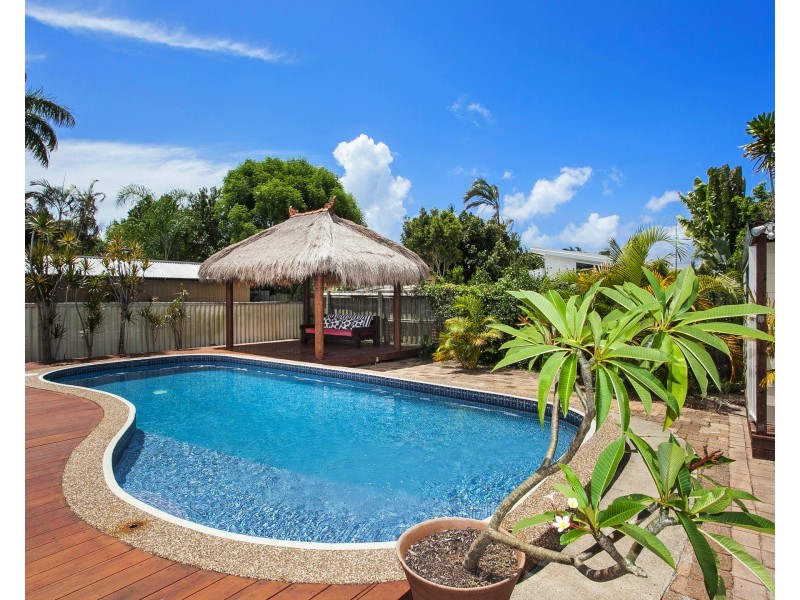 19 Lesley Avenue, Miami QLD 4220