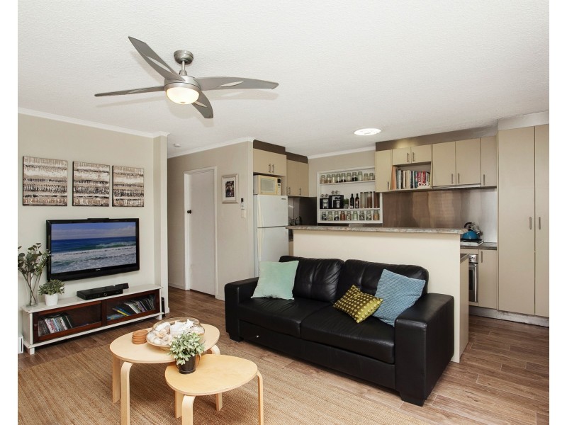 19 Lesley Avenue, Miami QLD 4220