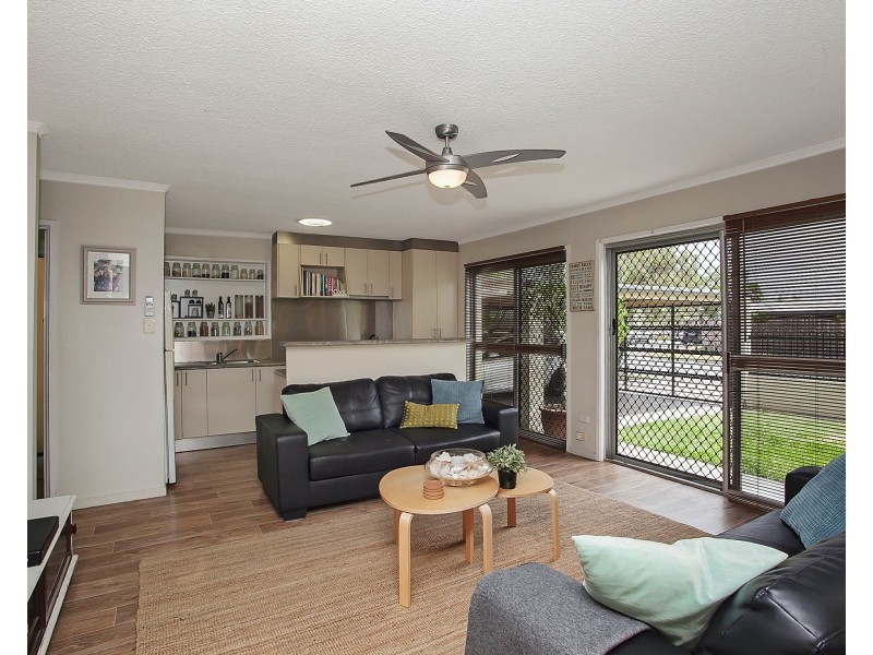 19 Lesley Avenue, Miami QLD 4220