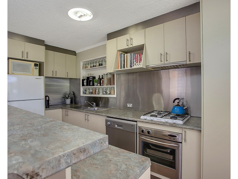 19 Lesley Avenue, Miami QLD 4220