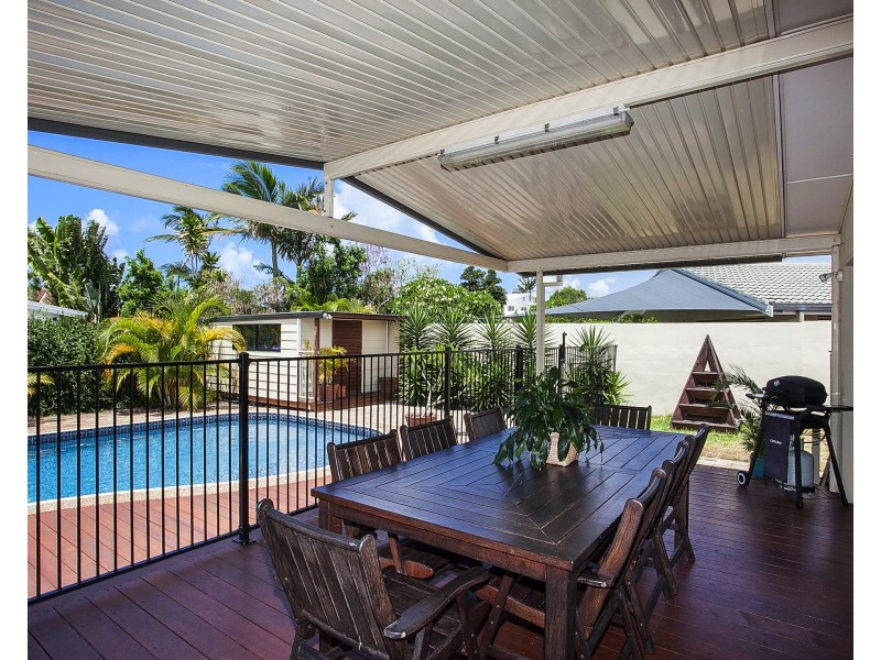 19 Lesley Avenue, Miami QLD 4220