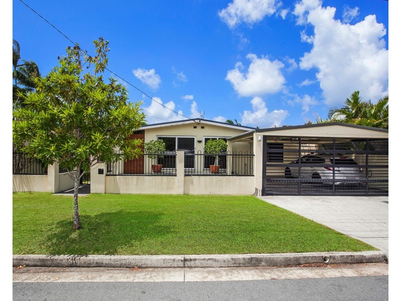 19 Lesley Avenue, Miami QLD 4220