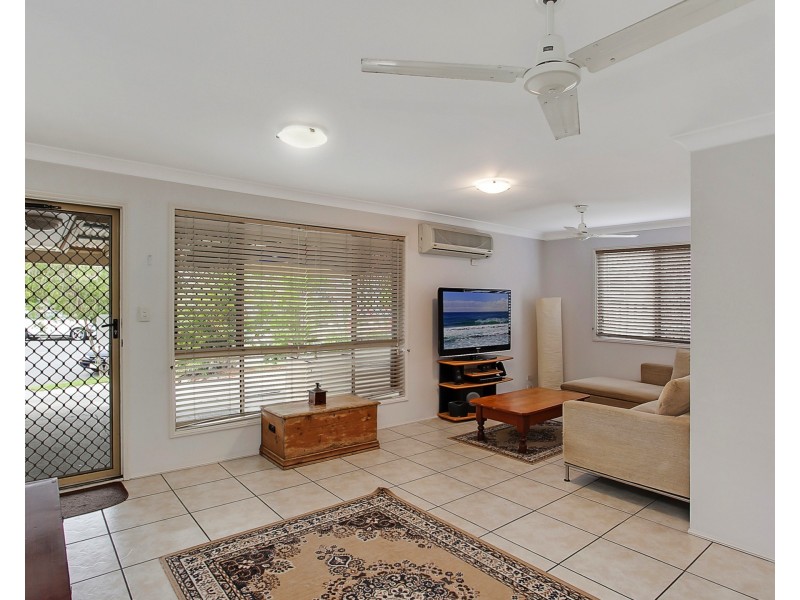 2/74 Galeen Dr, Burleigh Waters QLD 4220