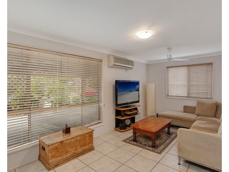2/74 Galeen Dr, Burleigh Waters QLD 4220