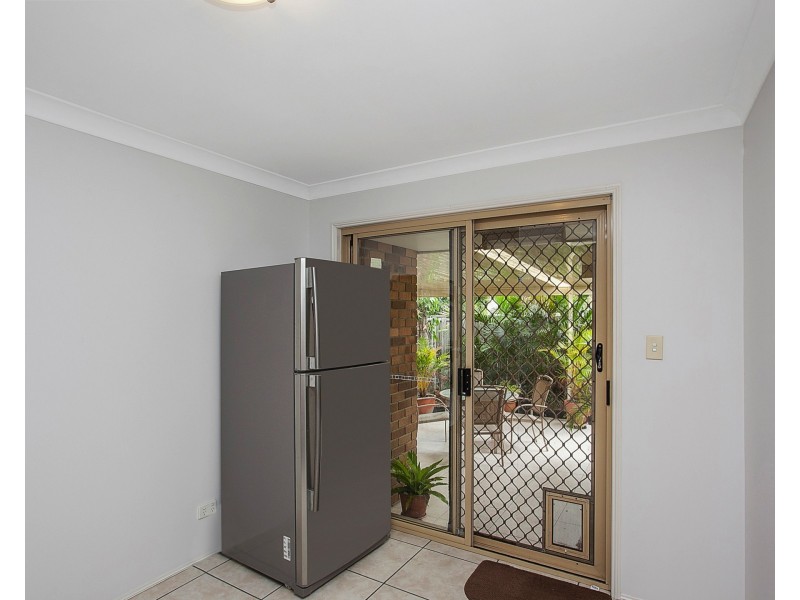 2/74 Galeen Dr, Burleigh Waters QLD 4220