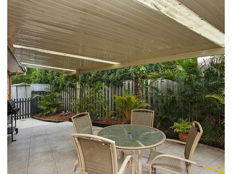 2/74 Galeen Dr, Burleigh Waters QLD 4220