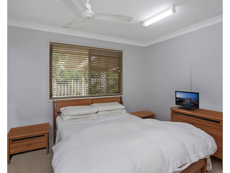 2/74 Galeen Dr, Burleigh Waters QLD 4220