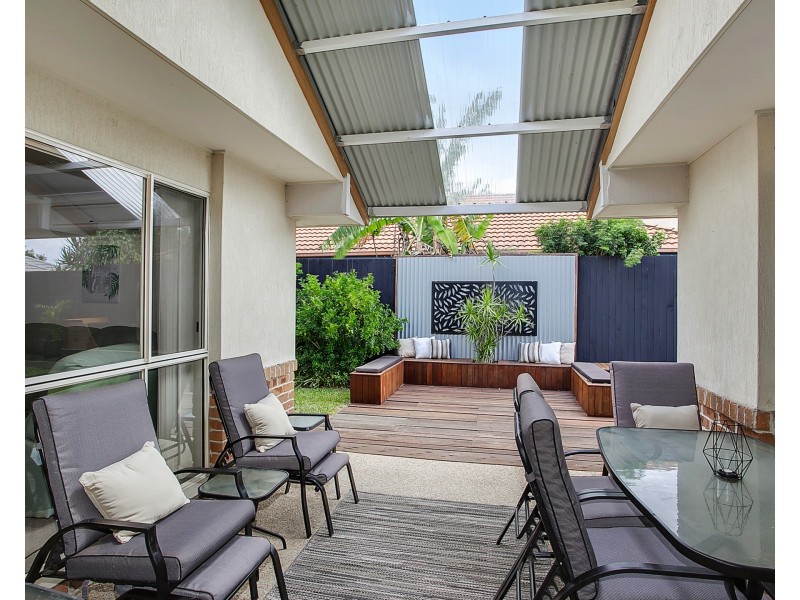 10 Gardendale Cres, Burleigh Waters QLD 4220