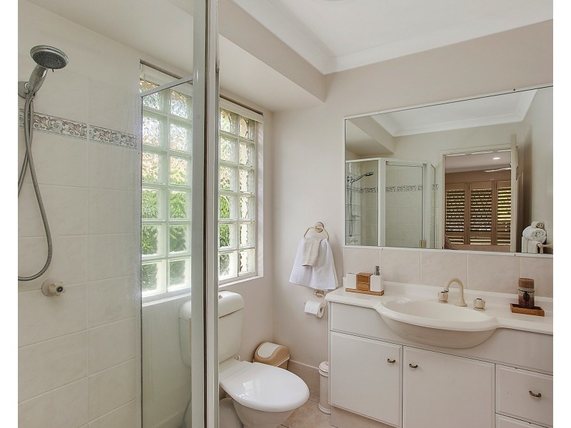 10 Gardendale Cres, Burleigh Waters QLD 4220