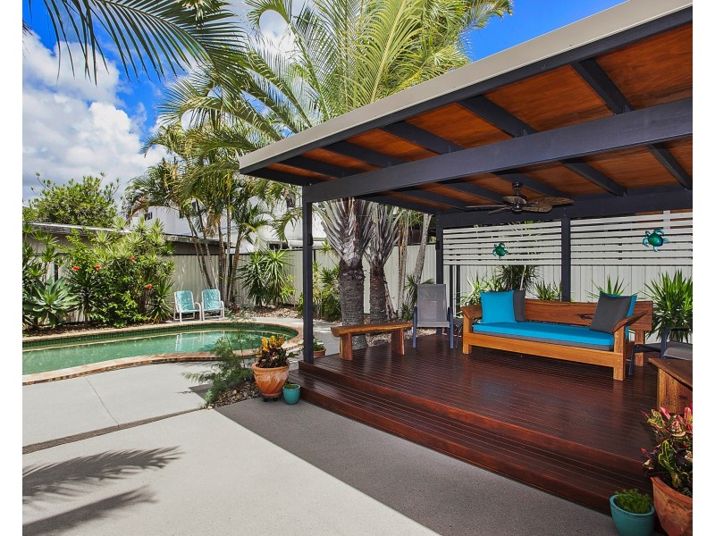 4 Anzac Parade, Burleigh Heads QLD 4220