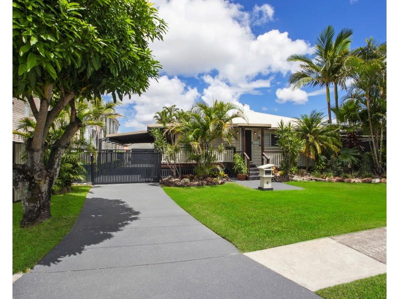 4 Anzac Parade, Burleigh Heads QLD 4220