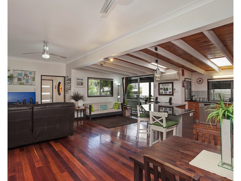 4 Anzac Parade, Burleigh Heads QLD 4220