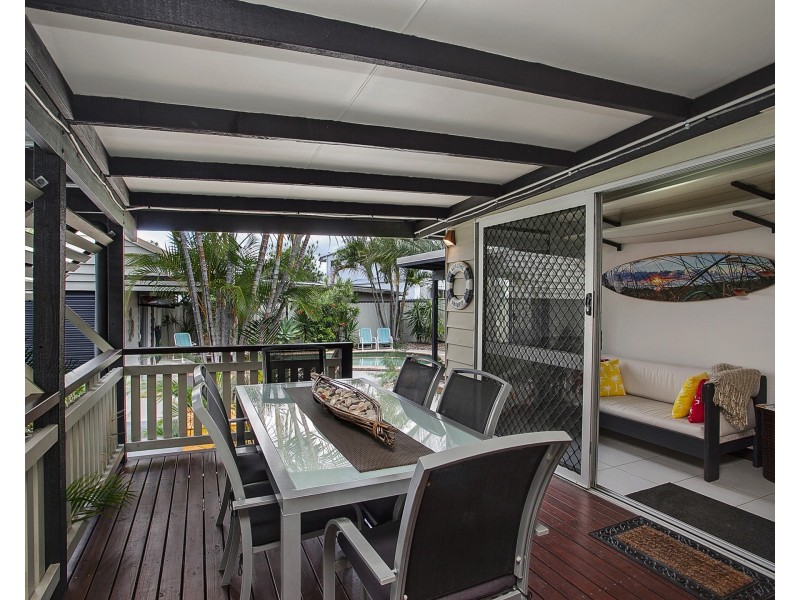 4 Anzac Parade, Burleigh Heads QLD 4220