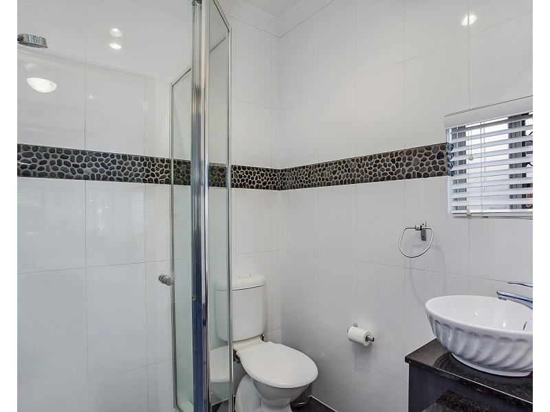 4 Anzac Parade, Burleigh Heads QLD 4220