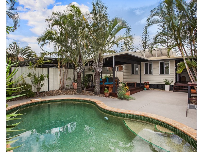 4 Anzac Parade, Burleigh Heads QLD 4220