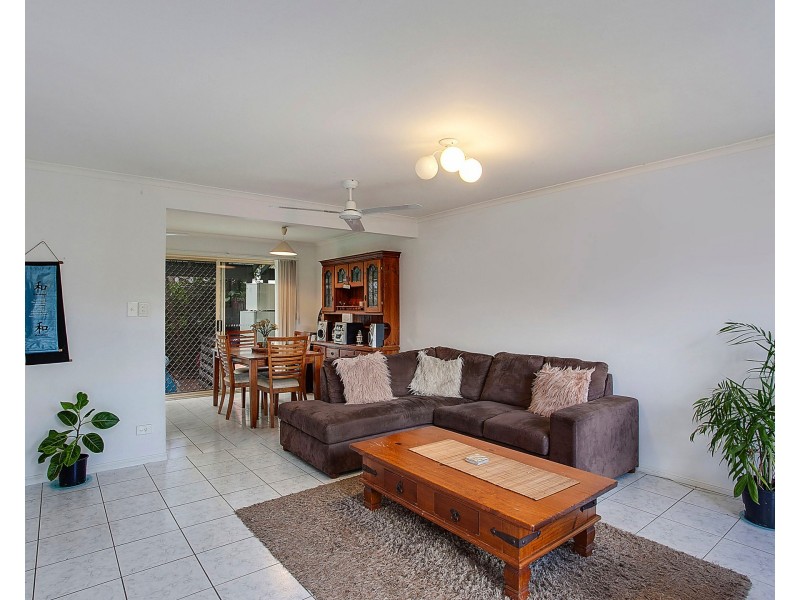 2/18 Bottlewood Ct, Burleigh Waters QLD 4220