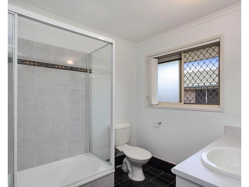 2/18 Bottlewood Ct, Burleigh Waters QLD 4220