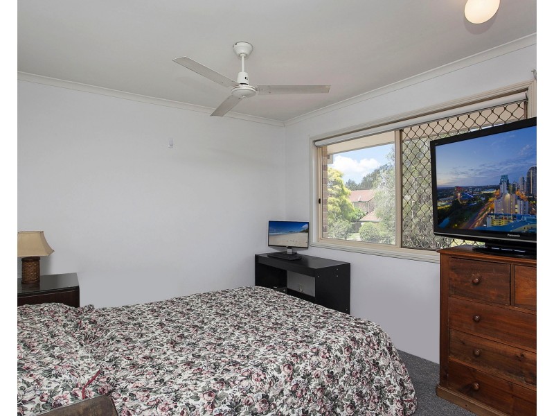 2/18 Bottlewood Ct, Burleigh Waters QLD 4220