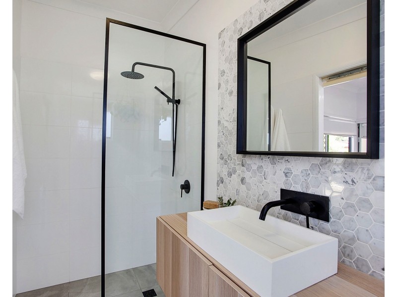 78 Chainey Ave, Miami QLD 4220