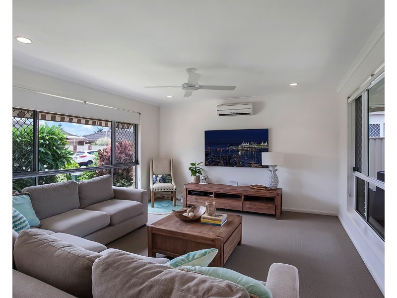 18 Swinburne Street, Varsity Lakes QLD 4227