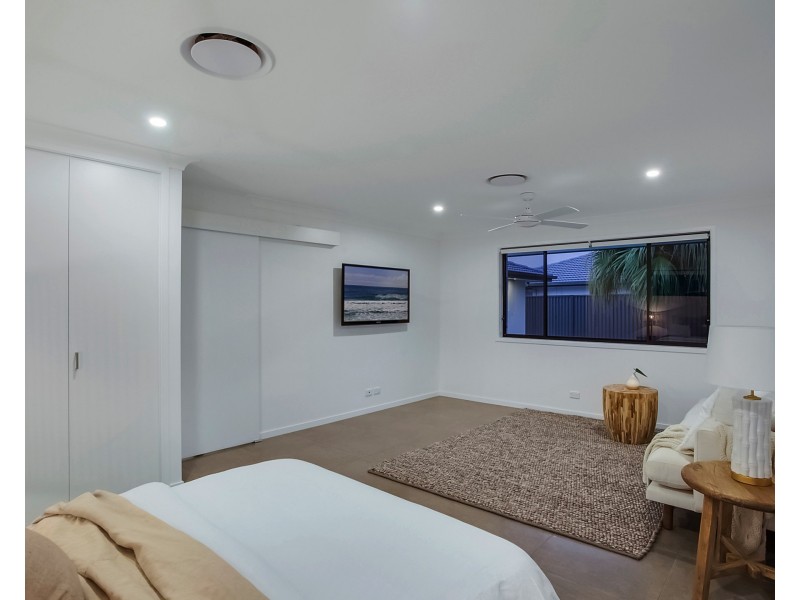 48 Jabiru Ave, Burleigh Waters QLD 4220