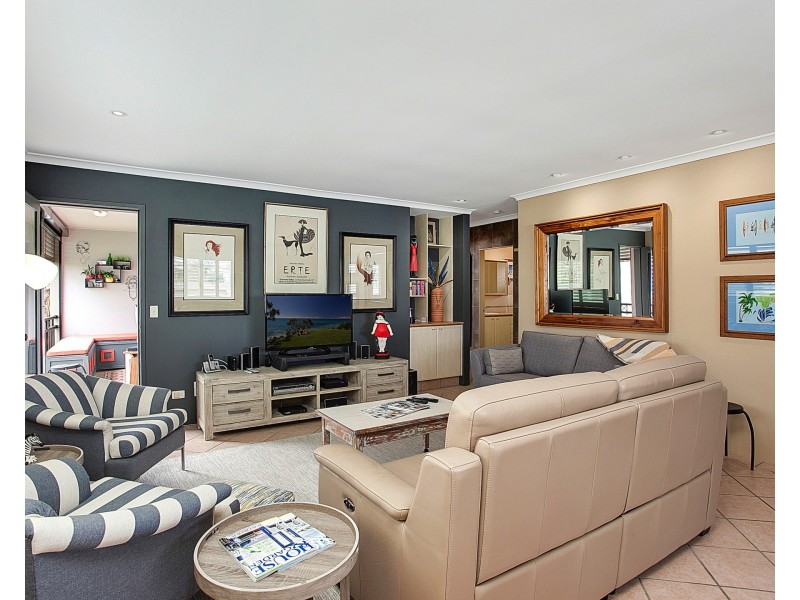 8/70 Marine Parade, Miami QLD 4220