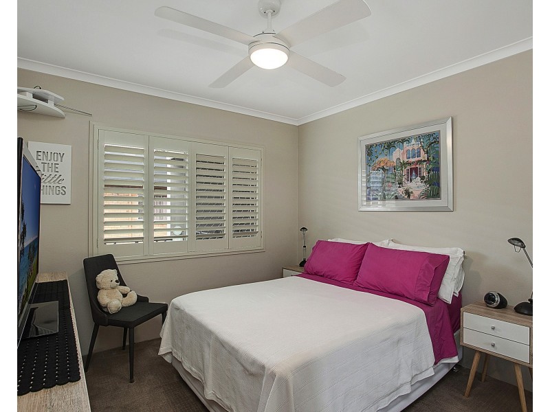 8/70 Marine Parade, Miami QLD 4220