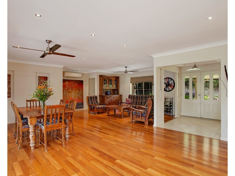 10 Fairy Wren Ct, Bonogin QLD 4213